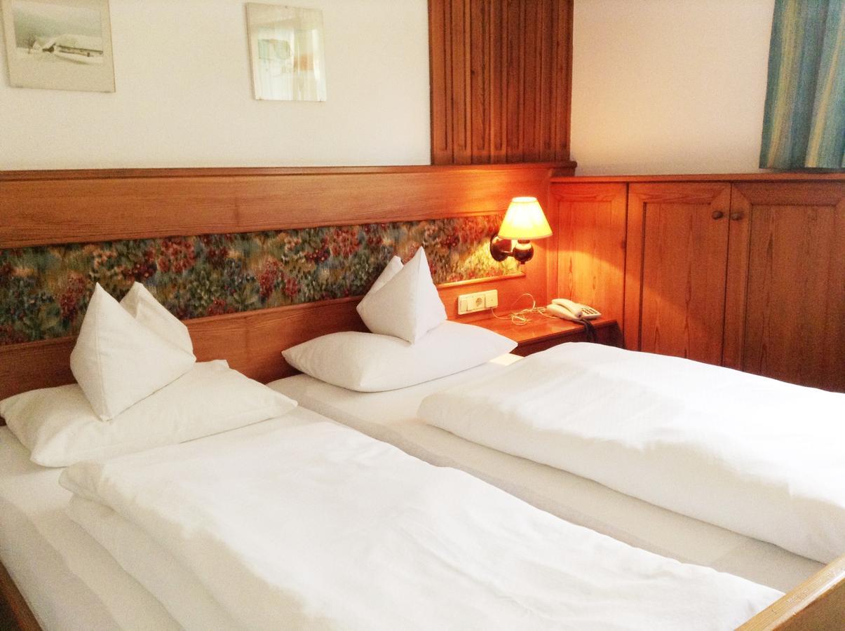 Hotel Gruenes Tuerl Bad Schallerbach Δωμάτιο φωτογραφία